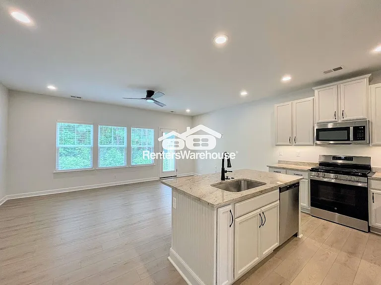2023 Laycock Ln #103 — Photo 3