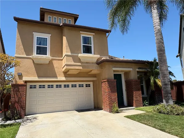 2364 Amelia Ct, Signal Hill, CA 90755