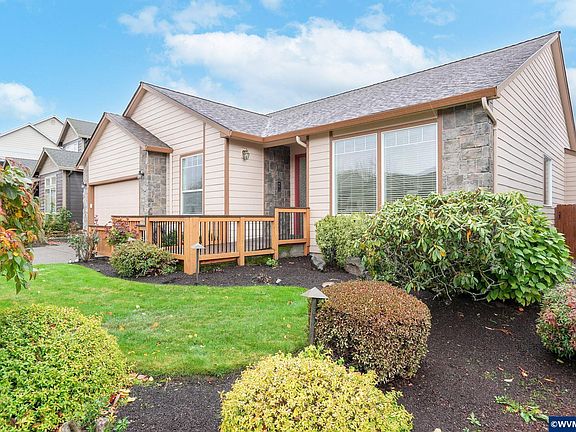 4th image of 945 Caradon Ct NW