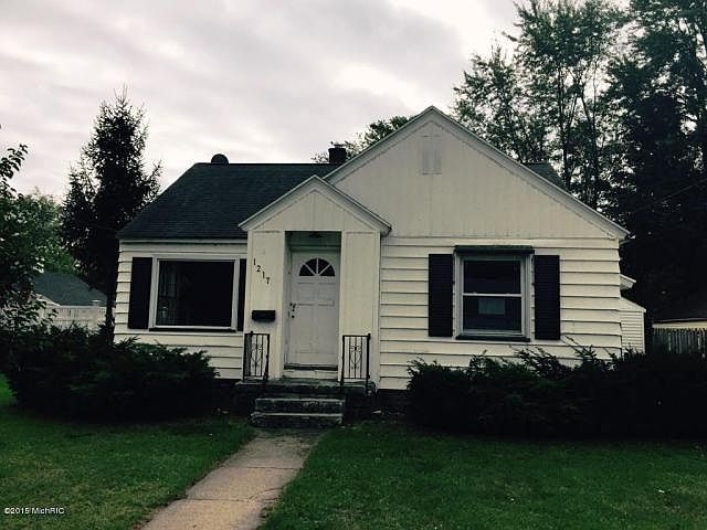 1st image of 1217 Moulton Ave
