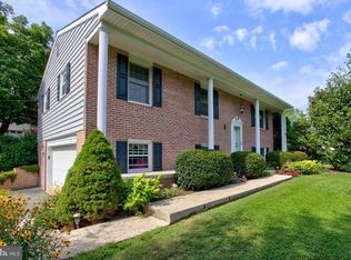 1591 Loop Rd, Manheim, PA 17545