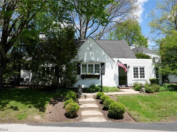 14661 Hillbrook Ln N APT 4, Chagrin Falls, OH 44022