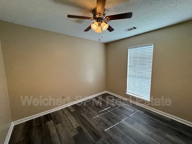 5616 Autumn Valley Dr — Photo 14