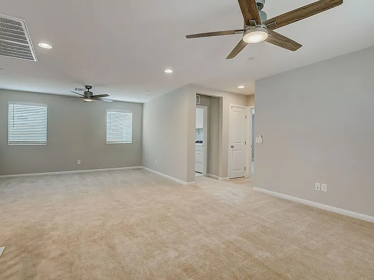 10643 Enridge Ave — Photo 27