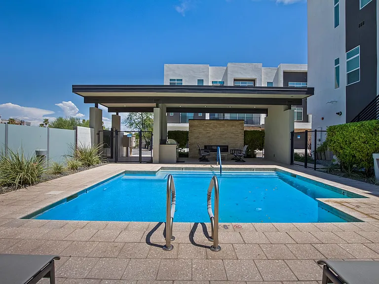 3104 N 71st St — Photo 26