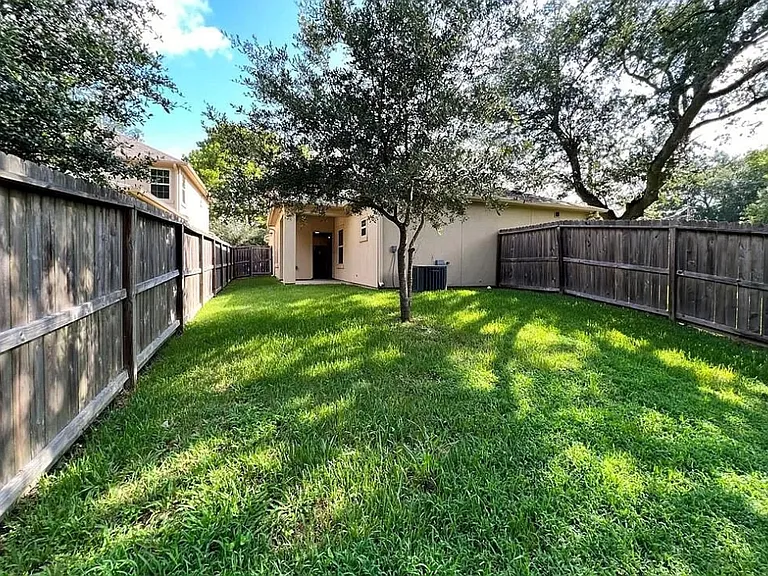 4334 W Plum St — Photo 22