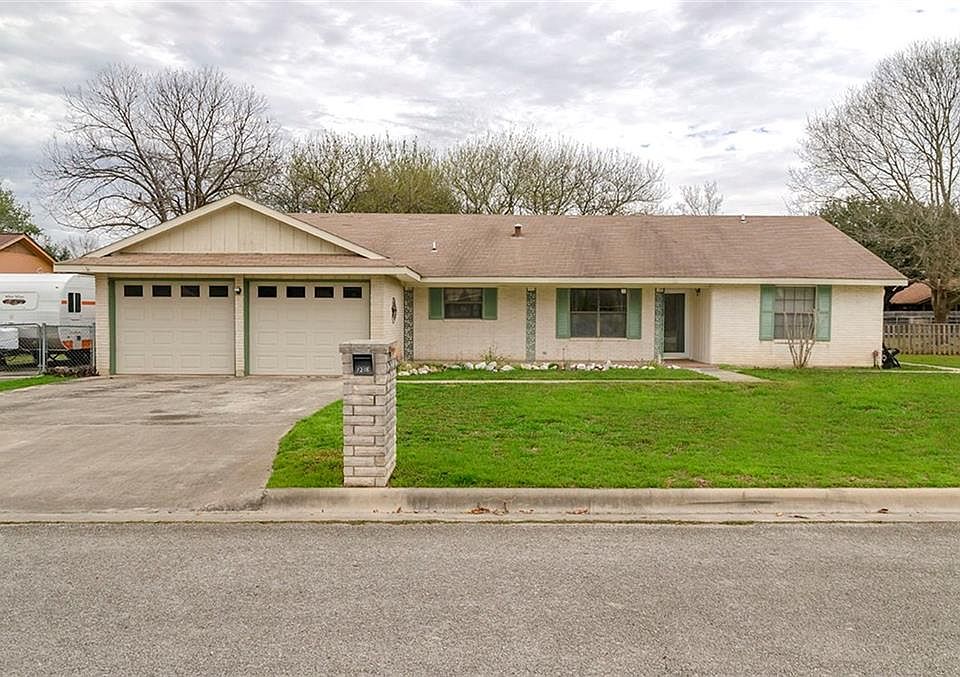 1st image of 1218 Clearwater Dr