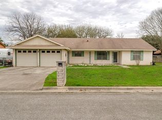 1218 Clearwater Dr, New Braunfels, TX 78130