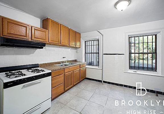 4th image of 119A Marcus Garvey Blvd #1R