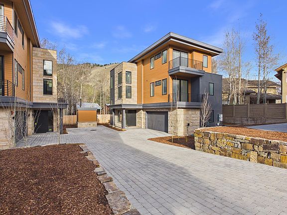 2nd image of 220 Bird Dr #C