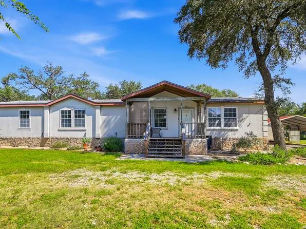 357 DALLAS ST, Bandera, TX 78003
