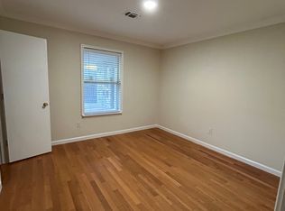 723 Valley Spring Dr, Arlington, TX 76018