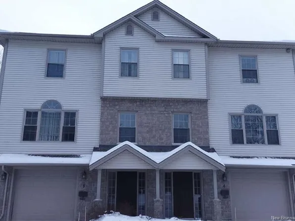 8 Hillside Ln, Fredericton, NB E3B 0P8