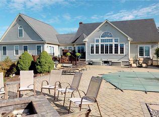84 Dunns Corner Rd, Westerly, RI 02891
