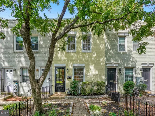 415 17th St SE, Washington, DC 20003