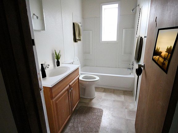 5th image of 1001 N Wheeling Ave #104
