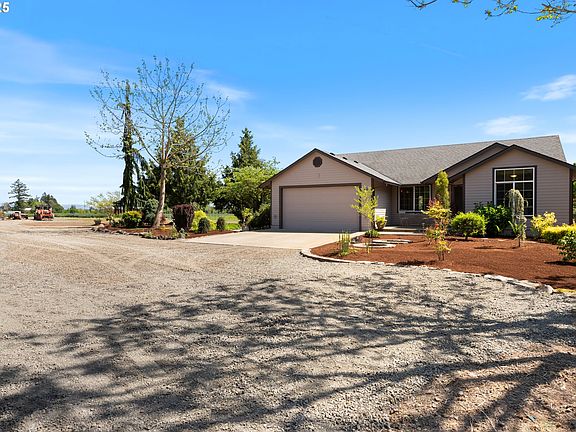 2nd image of 21805 Boones Ferry Rd NE