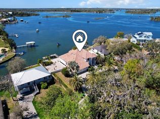 1128 N Circle Dr, Crystal River, FL 34429