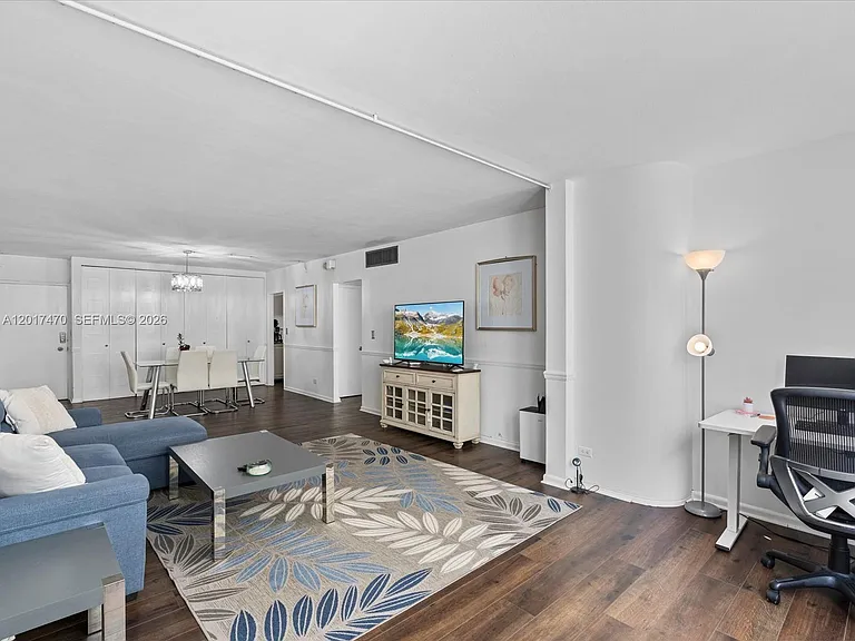 5005 Collins Ave #222 — Photo 6