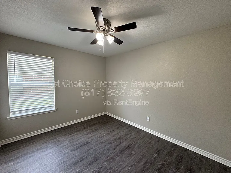 924 Marist Dr — Photo 23