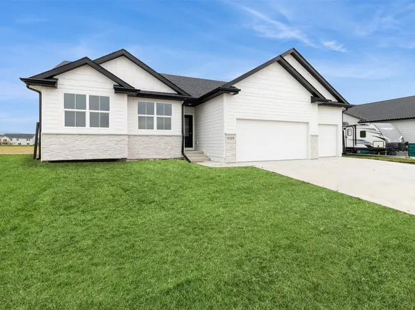 1105 Mulberry Dr NW, Bondurant, IA 50035