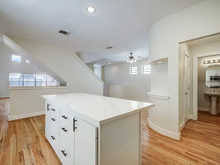 2705 Rutland St #B — Photo 5