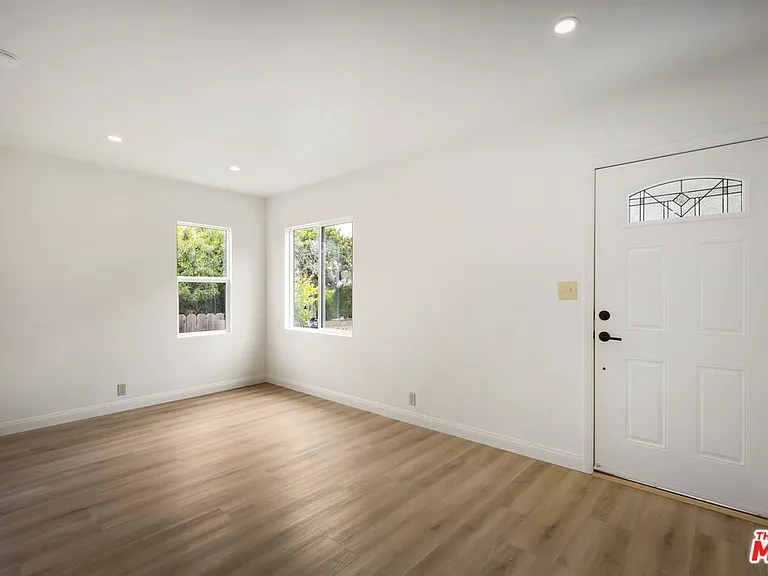 1720 N Avenue 45 — Photo 3