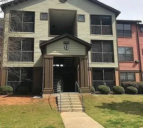 1 bed, 1.0 bath, 799 sqft, $800 — Photo 1