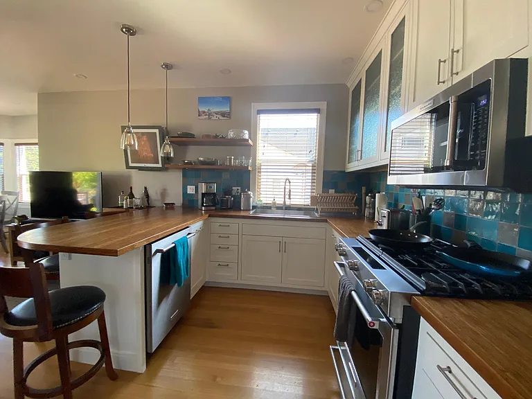 3115 NE 65th Ave — Photo 3