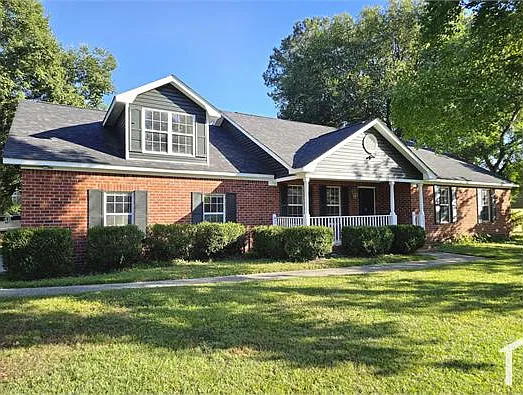 3 bed, 1489 sqft, $2,500 — Photo 1