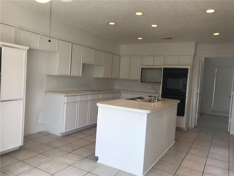2nd image of 7144 Manor Oaks Dr