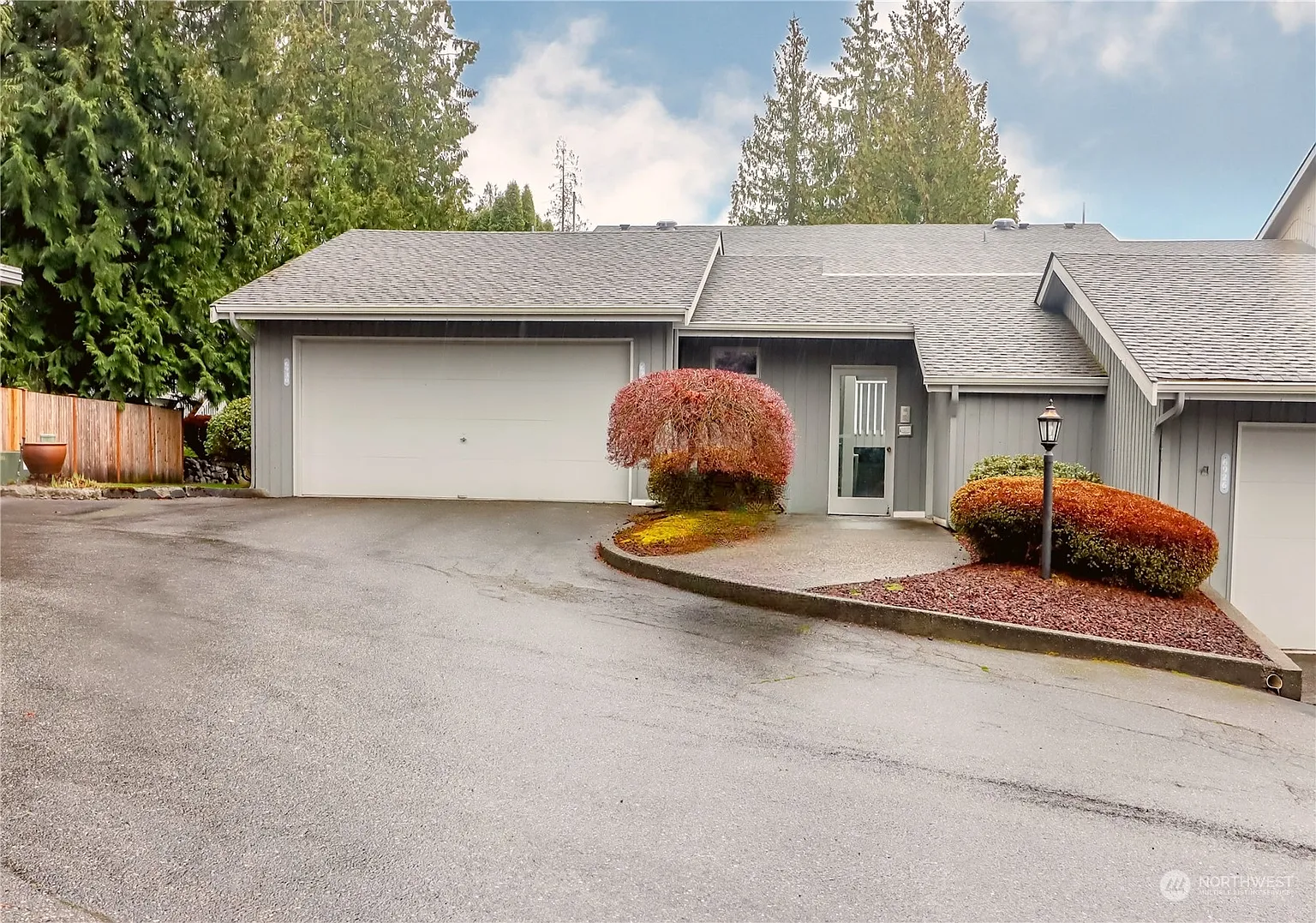 6930 Woodlands Way photo 1