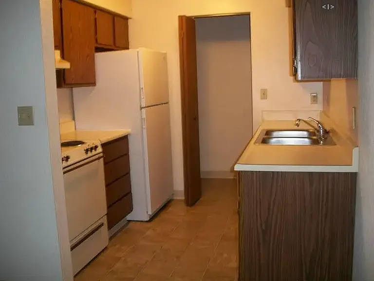 300 S Miller Dr — Photo 8