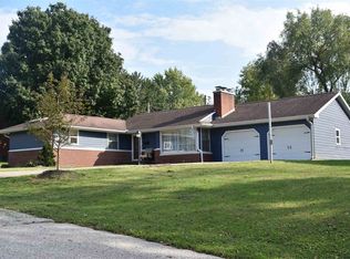 743 Sunset Dr, Bloomfield, IN 47424