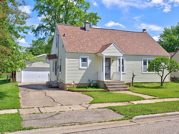 2nd image of 908 W 5TH STREET