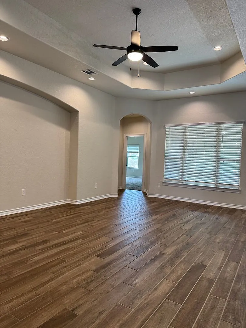 3 BR/2BA | Single Family Home | 1-Car Garage Parking | Fenced backyard — Photo 4