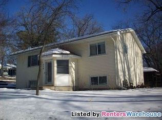 316 Faversham Rd, Willernie, MN 55090