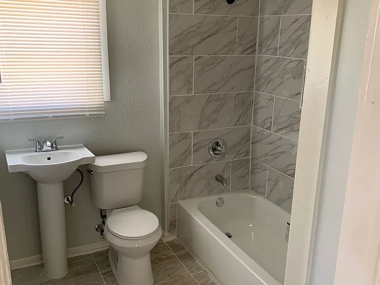 1294 Cartwright St — Photo 1