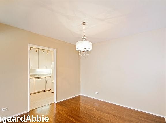 4th image of 100 E Bellevue Pl #626