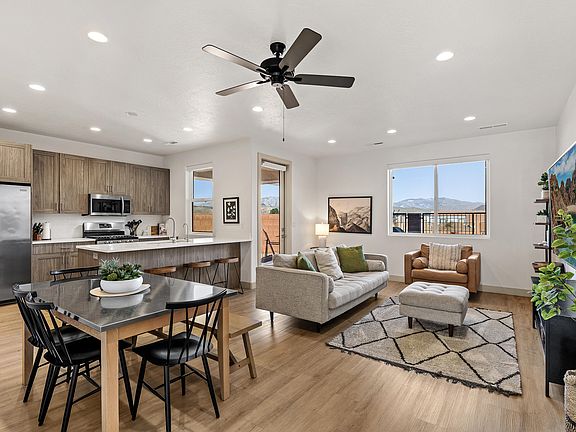 4th image of 2420 Sage Dr Unit 37