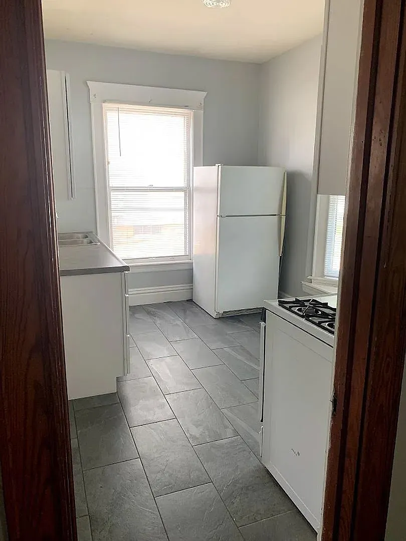 1 bed, 500 sqft, $995 — Photo 2