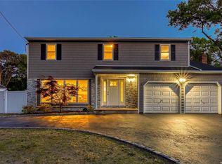 3 Chatham Woods Dr, Centereach, NY 11720