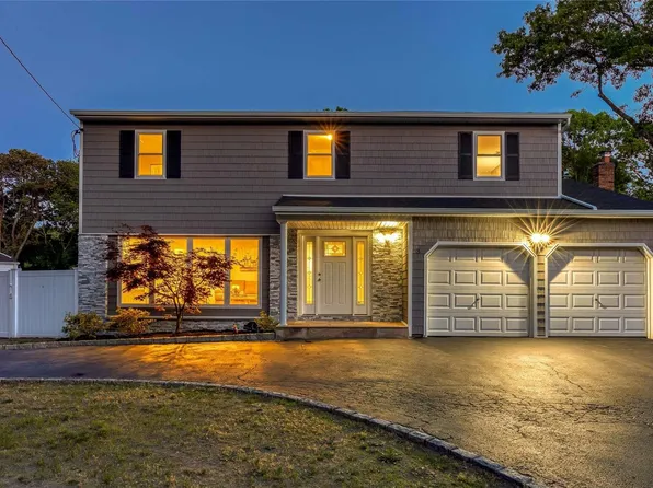 3 Chatham Woods Drive, Centereach, NY 11720