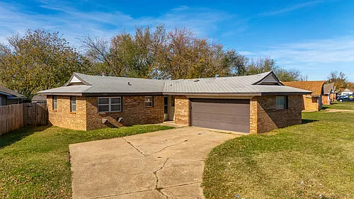 1421 Shalimar Dr Photo 1