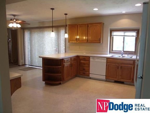 2nd image of 405 Fleetwood Dr