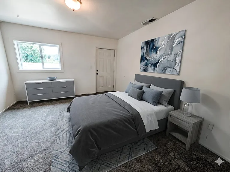14301 Mill Ct #3 — Photo 4