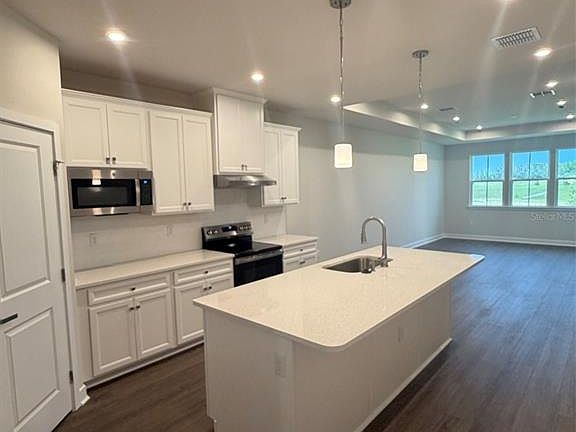 3rd image of 18732 HIGHLAND DEW STREET