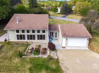 3105 Chisholm Trl, Chelsea, MI 48118