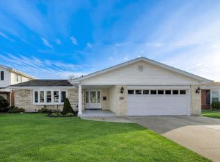 1433 Lois Ave, Park Ridge, IL 60068