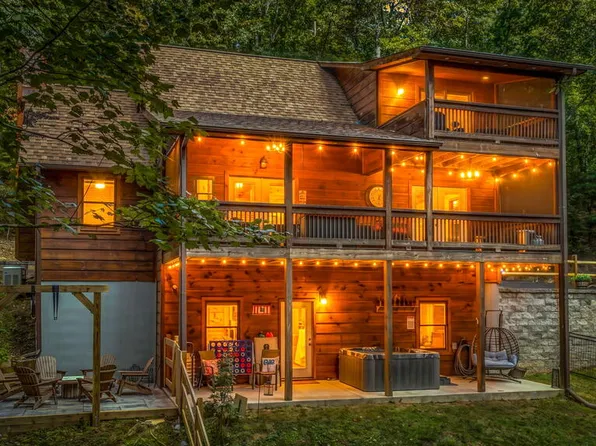 111 Windy Valley Spur, Blue Ridge, GA 30513